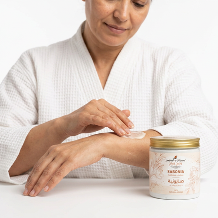 Illustrative body-care routine with Jardin d’Oléane Sabonia soap